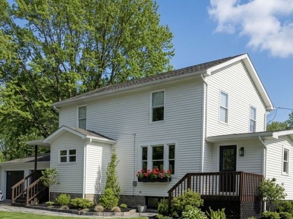870 N Buhl Farm Dr, Hermitage, PA 16148