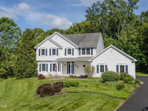 826 Creek Court, Slingerlands, NY 12159