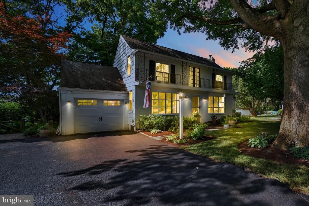 30 GLEN MOORE CIRCLE  Lancaster, PA 17601