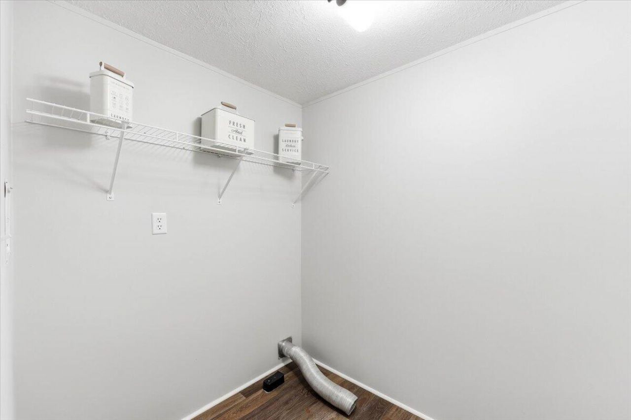 169 Bennett Avenue Photo 10