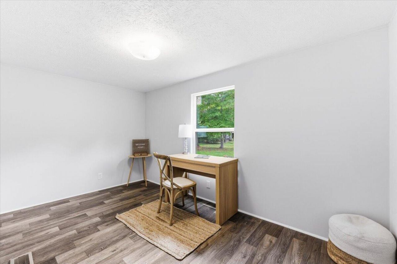 169 Bennett Avenue Photo 13