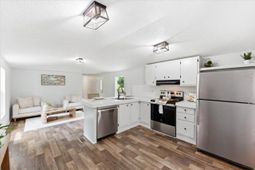 169 Bennett Avenue photo 4