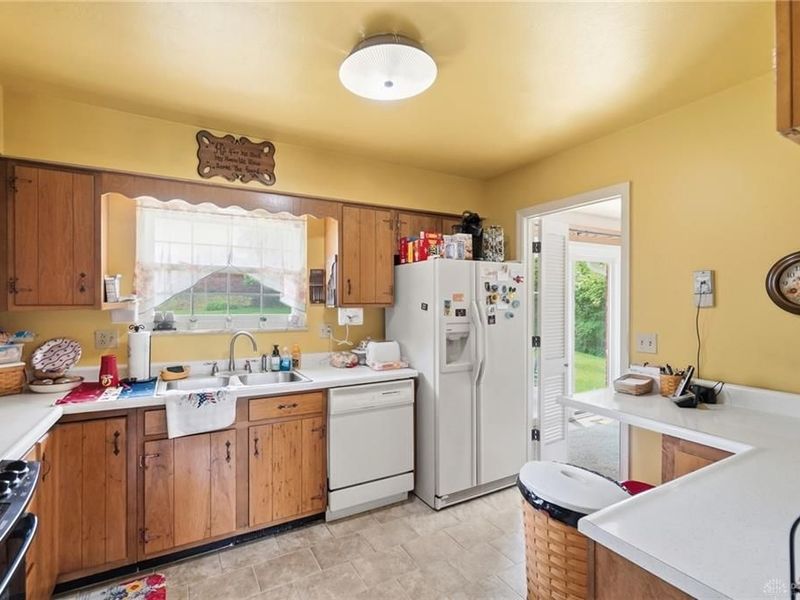 945 Kenbrook Drive, Vandalia, OH 45377 Photo 11