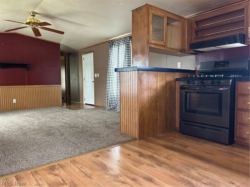 39 N Canal Street, Frazeysburg, OH 43822 Photo 10