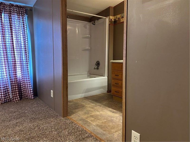39 N Canal Street, Frazeysburg, OH 43822 Photo 17