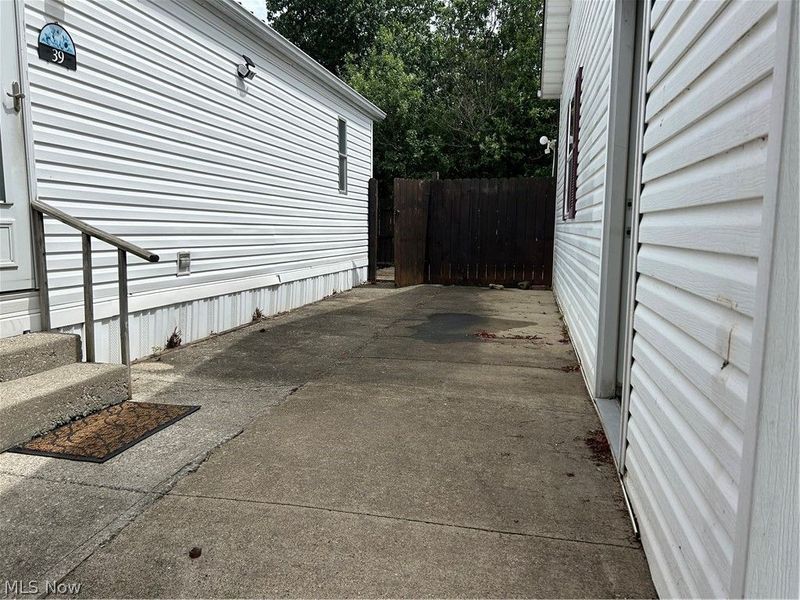 39 N Canal Street, Frazeysburg, OH 43822 Photo 25