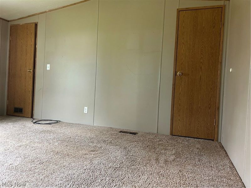 39 N Canal Street, Frazeysburg, OH 43822 Photo 3