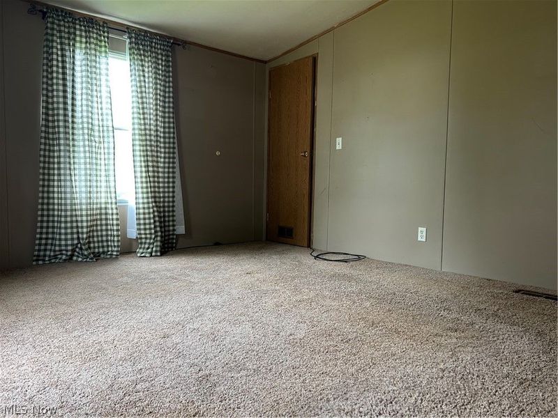 39 N Canal Street, Frazeysburg, OH 43822 Photo 4