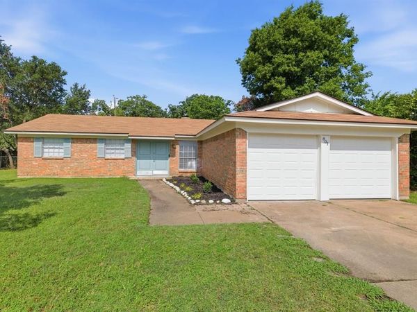 801 Gettysburg Place, Bedford, TX 76022