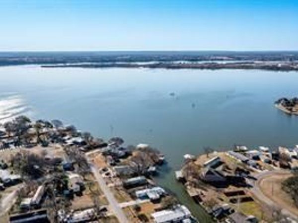 3905 Montgomery Drive, Granbury, TX 76049
