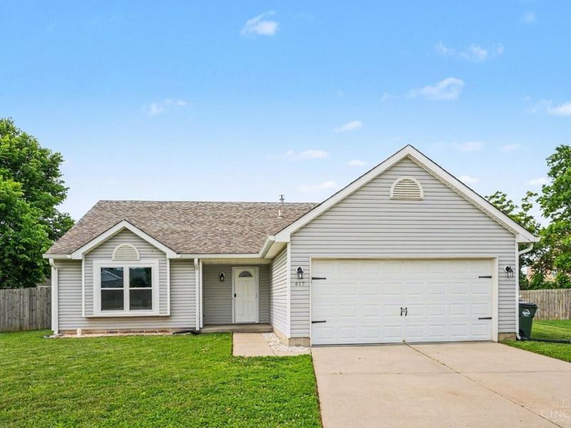 417 Hollyhock Court, Trenton, OH 45067 Photo 2