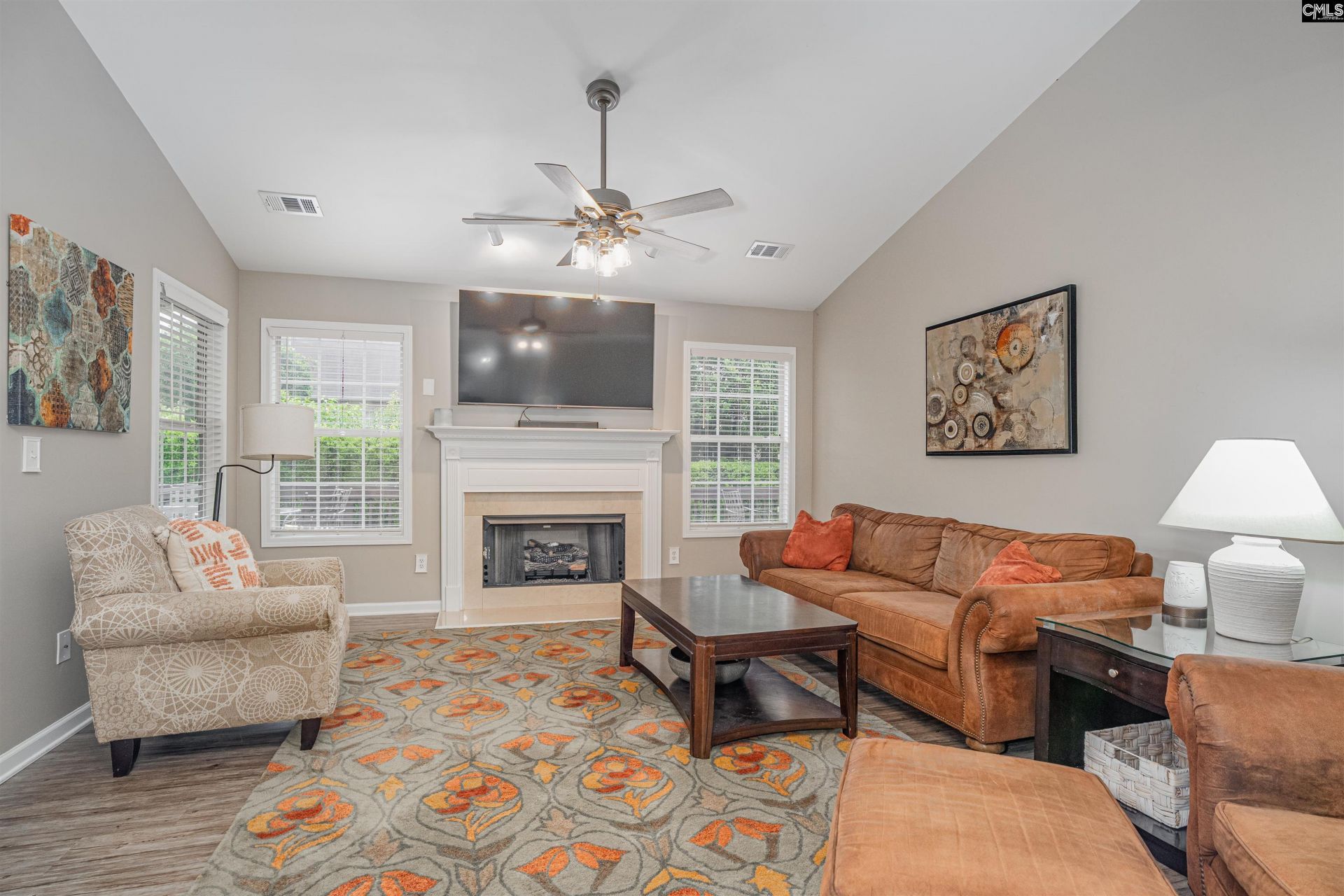 12 Holly Creek Court  Photo 6