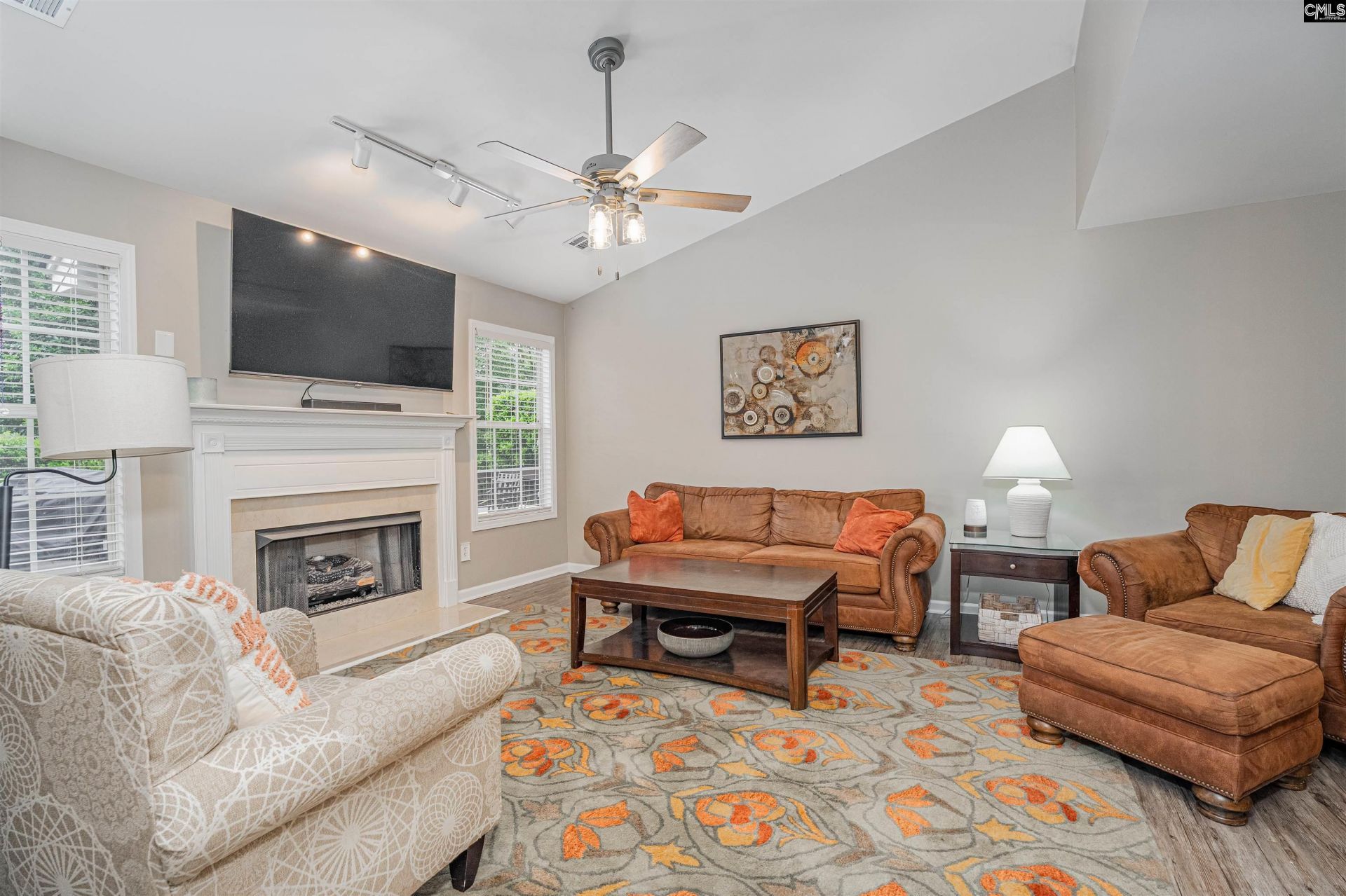 12 Holly Creek Court  Photo 7