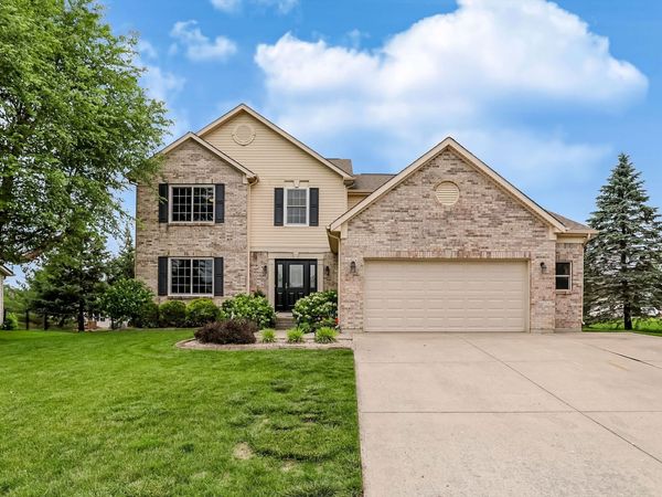 322 Wakefield Drive E, Greenwood, IN 46142