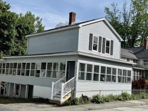 13 Goddard St, Webster, MA 01570