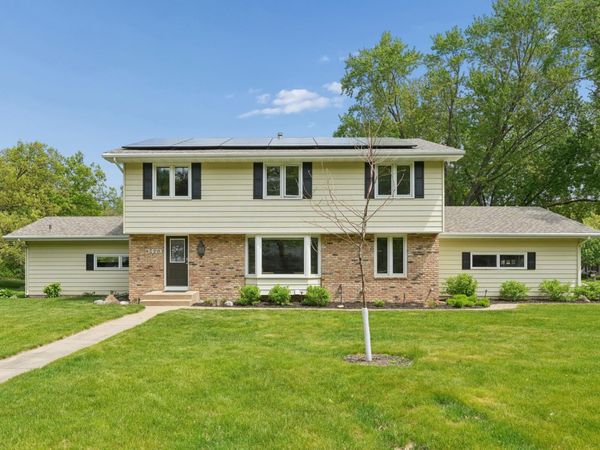 1473 Windemere Drive NE, Fridley, MN 55421