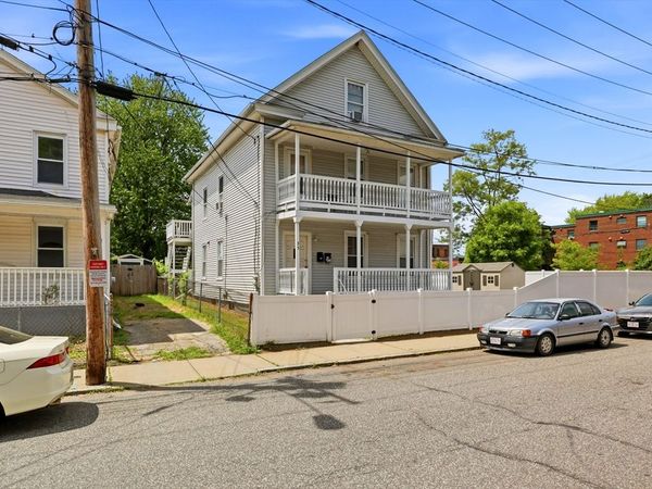 35 N Summer St, Holyoke, MA 01040
