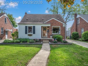 2934 N Altadena Avenue, Royal Oak, MI 48073