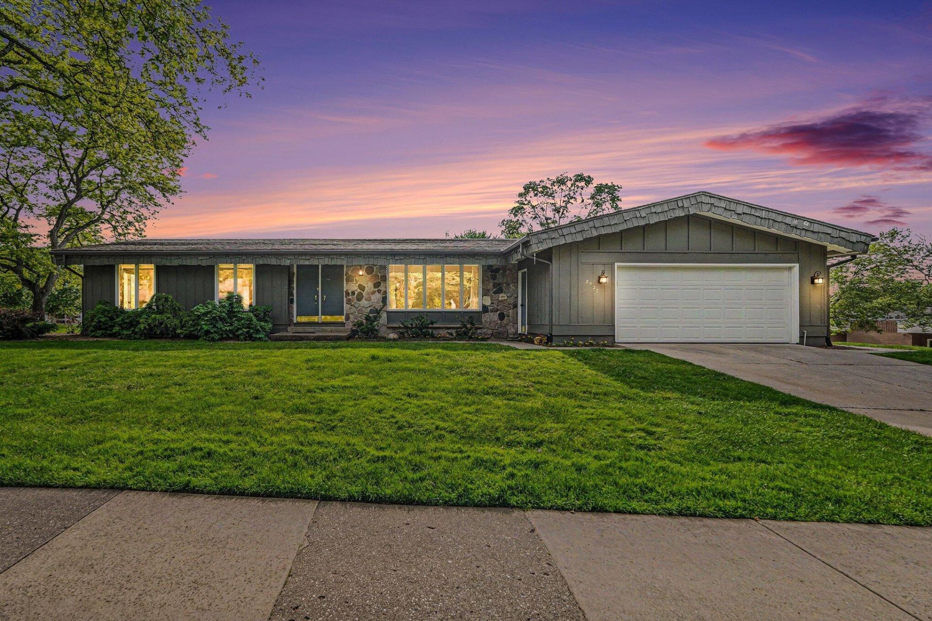 3925 Chamberlain Avenue Se, Grand Rapids, MI 49508 Main Photo