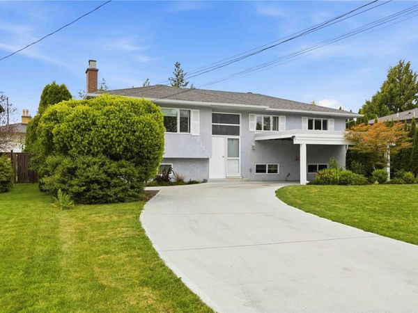 1773 Howroyd Ave, Saanich, BC V8P 3C2