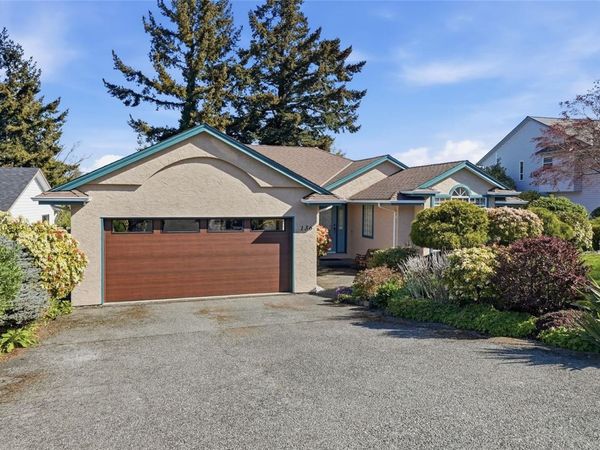 136 Heritage Dr , Nanaimo, BC V9V 1H8
