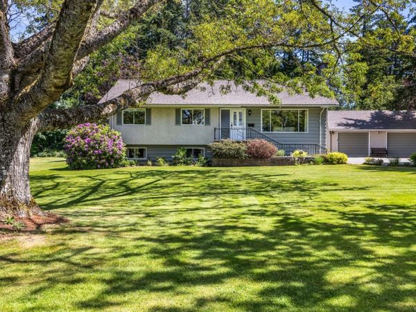 6067 Lakes Rd , Duncan, BC V9L 4J3