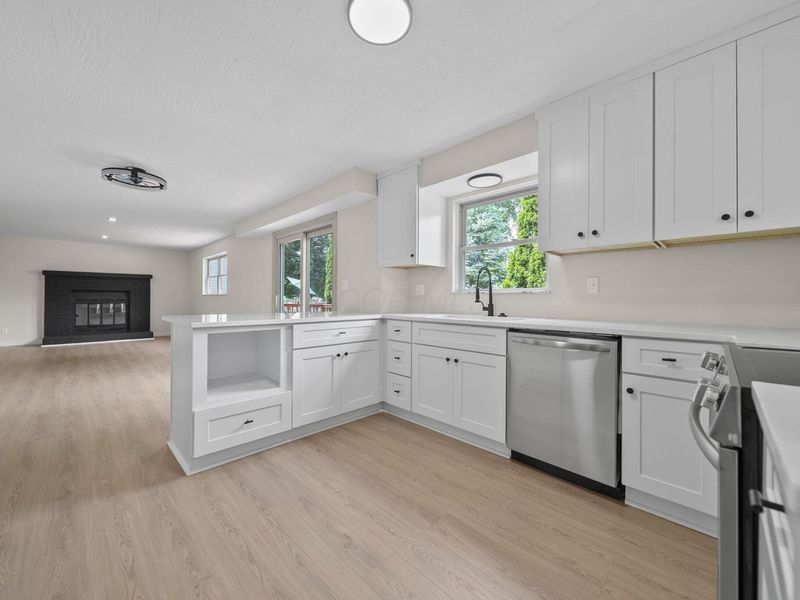 8503 Nimitz Drive, Powell, OH 43065 Photo 5