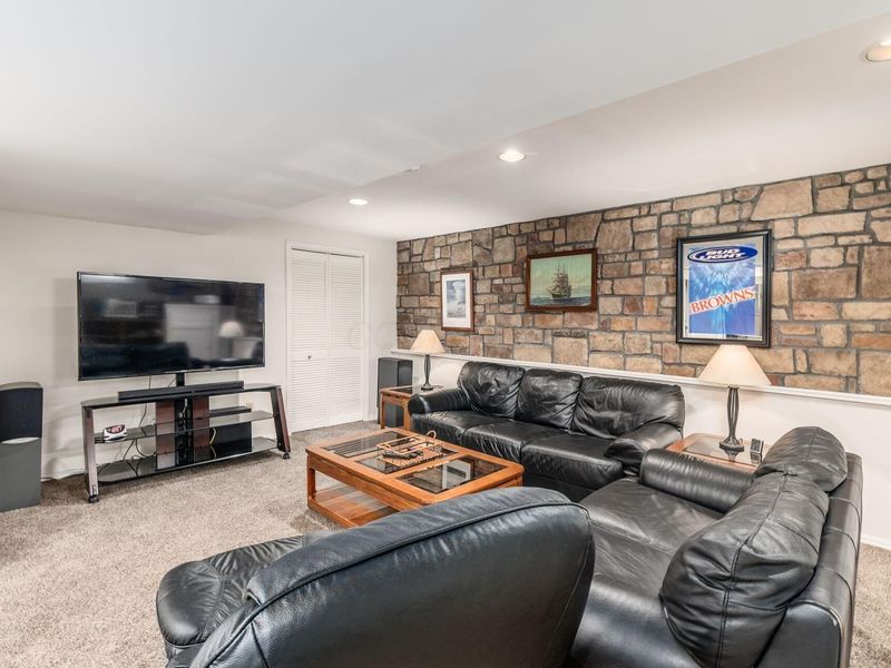 2409 Parklawn Drive , Lewis Center, OH 43035 Photo 28