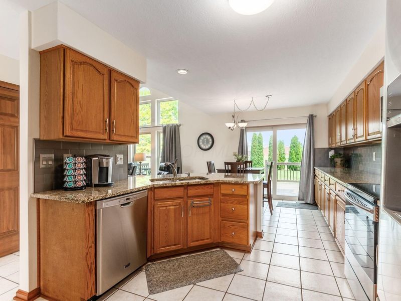 2409 Parklawn Drive , Lewis Center, OH 43035 Photo 9