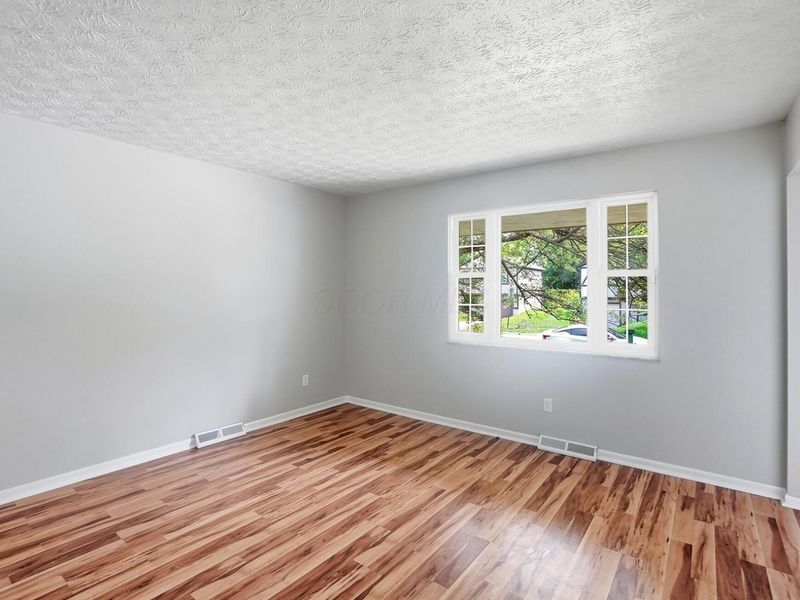 5371 Aqua Street , Columbus, OH 43229 Photo 2