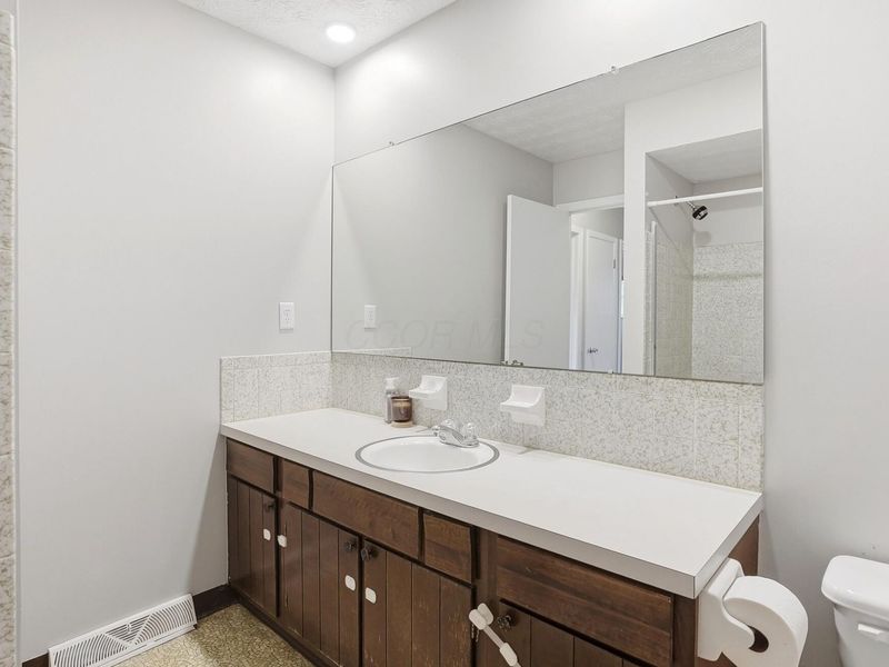 5371 Aqua Street , Columbus, OH 43229 Photo 23