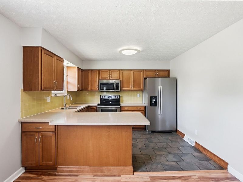 5371 Aqua Street , Columbus, OH 43229 Photo 7