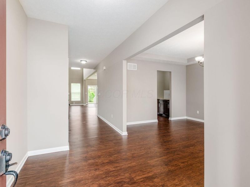 5642 Coventry Court , Lewis Center, OH 43035 Photo 9