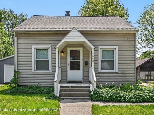 704 Kenwood Avenue, Lansing, MI 48910