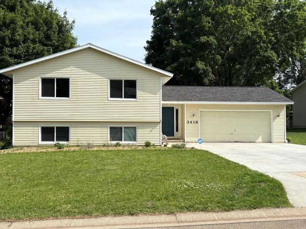 3418 Chalet View Lane NW, Rochester, MN 55901
