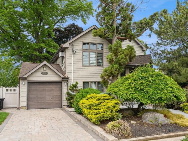 2772 Riverside Avenue , Merrick, NY 11566