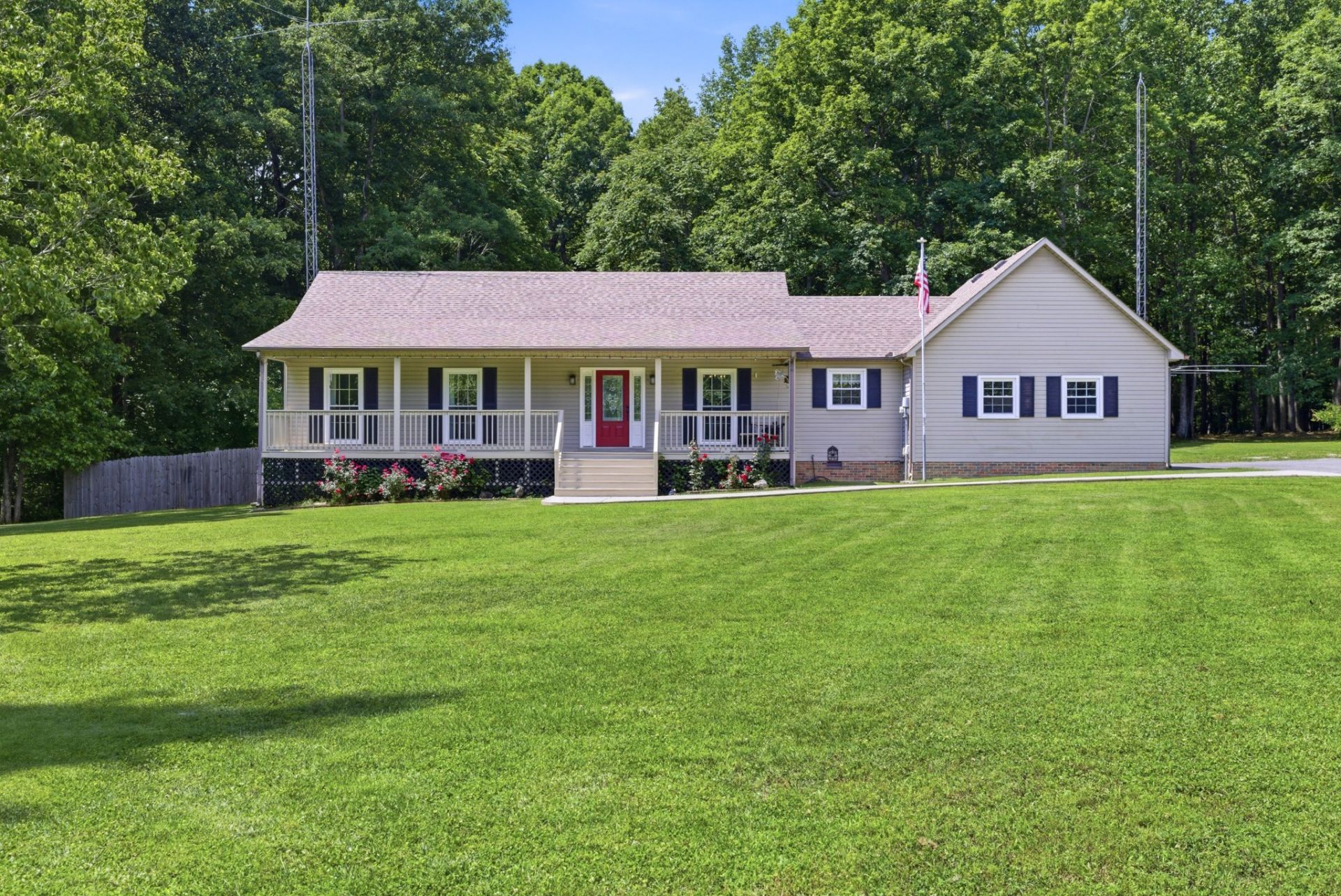 552 Jack Thomas Dr , Manchester, TN 37355 Main Photo