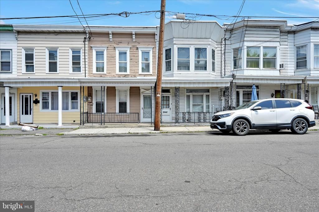 525 W Mahanoy Street , Mahanoy City, PA 17948 Main Photo
