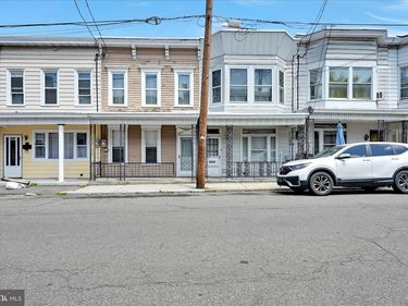 525 W MAHANOY STREET , MAHANOY CITY, PA 17948