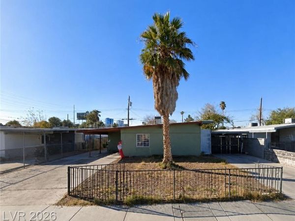 2400 Pardee Place, Las Vegas, NV 89104