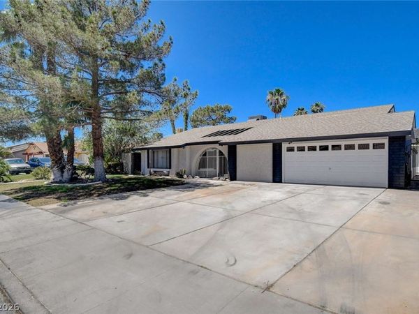 5134 W Desert Inn Road, Las Vegas, NV 89146
