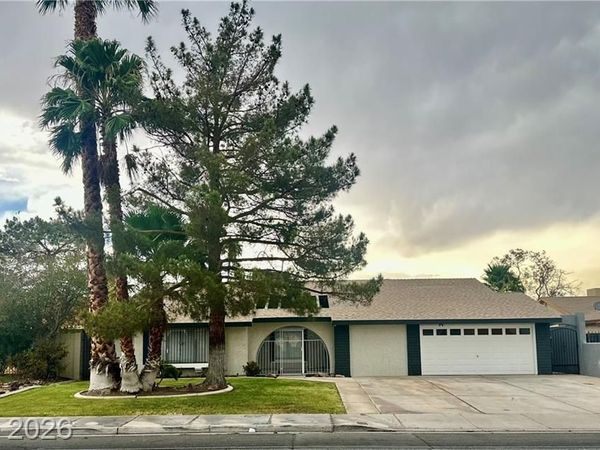 5134 W Desert Inn Road, Las Vegas, NV 89146