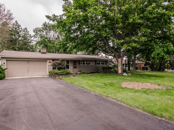 9S771 Brookbank Road, Willowbrook, IL 60527