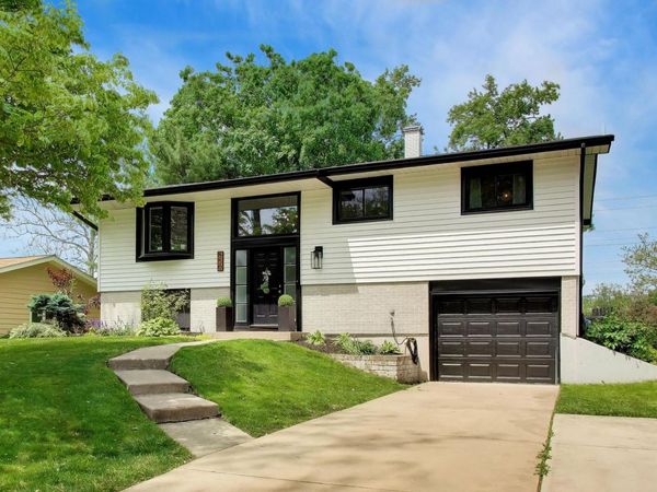2S550 Gray Avenue , Lombard, IL 60148