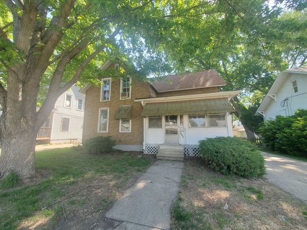 906 3rd Avenue, Sterling, IL 61081