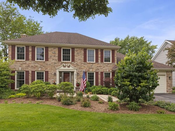 2012 Cromwell Drive , Wheaton, IL 60189