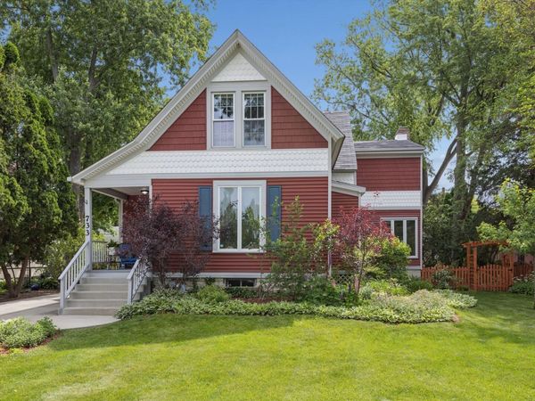 733 N Waiola Avenue , La Grange Park, IL 60526