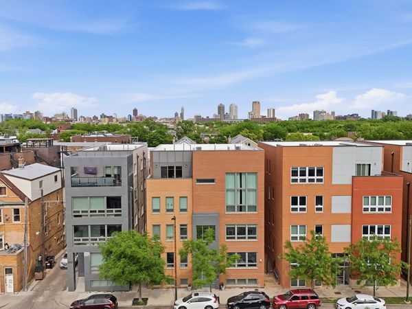2743 N Ashland Avenue, Unit 1S, Chicago, IL 60614