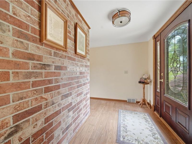 6118 Wiclif Street NE, Canton, OH 44721 Photo 3