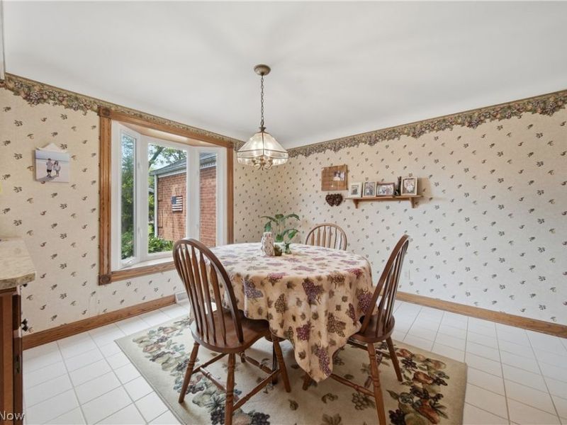 6118 Wiclif Street NE, Canton, OH 44721 Photo 8